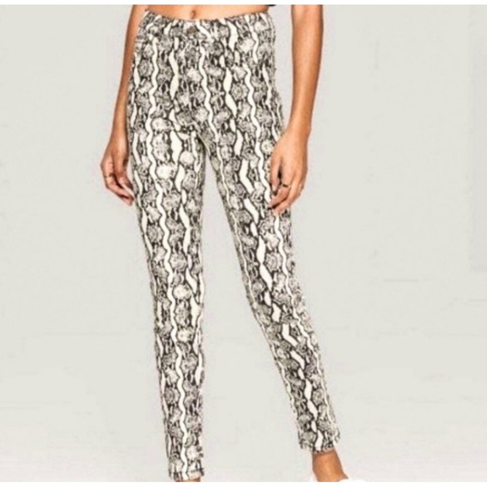 Wild Fable Size 6 NWOT High Rise Skinny Funky Snake Skin Jeans